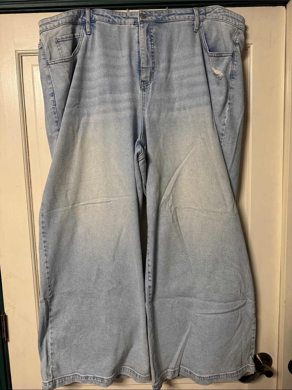 Ava & Viv Light Wash Women’s Wide Leg Jeans